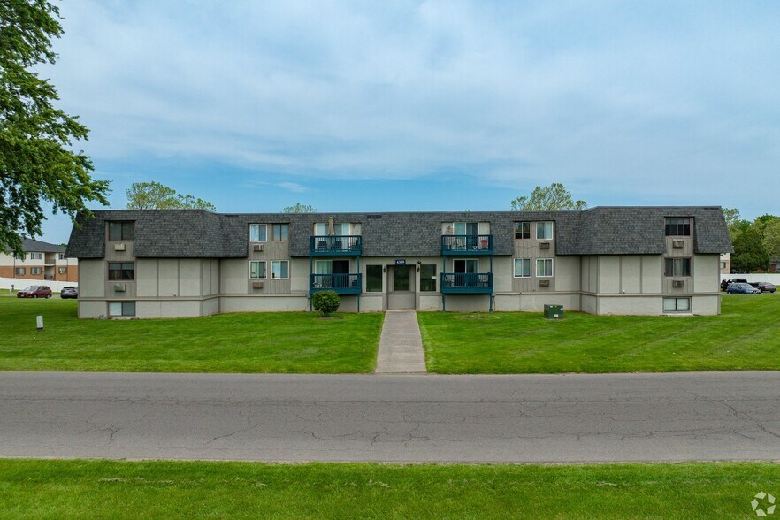 Building Photo - 4399 Plantation Blvd