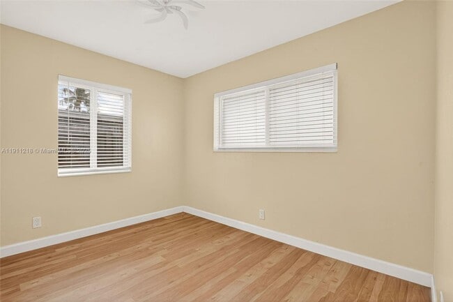 Building Photo - 4820 NE 1st Terrace