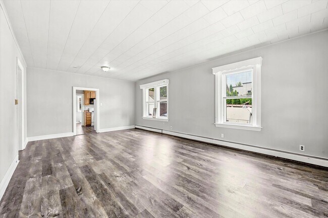 Building Photo - Student Rental next to WCU Campus | 3 Bed Single Family Home w/ Covered Front Porch, Yard & Basem...