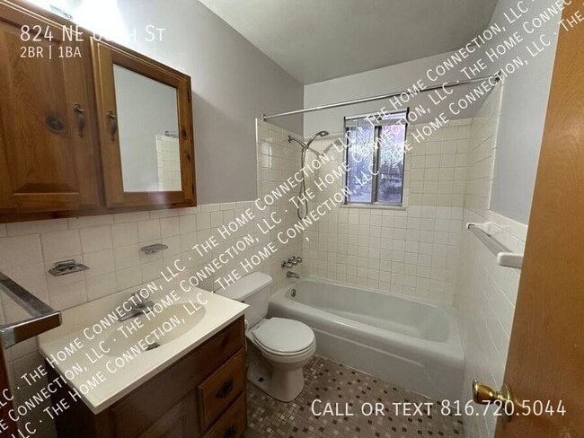 Building Photo - 824 NE 68th St