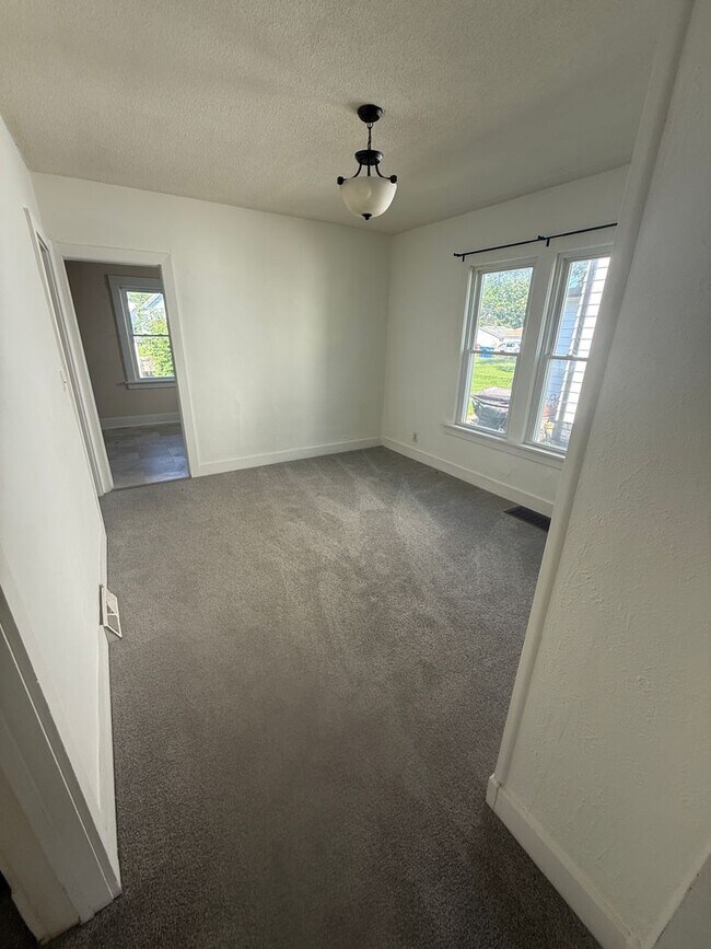 Building Photo - 205-207-207 18th Ave