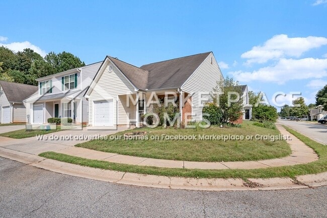 Building Photo - 600 Henni Cir