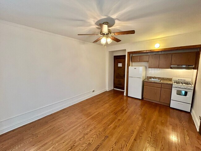 Interior Photo - 2256 N. Cleveland