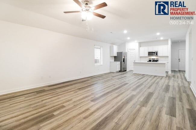 Building Photo - 108 E Fredonia Ct