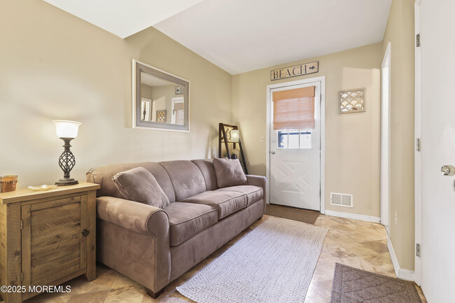 Building Photo - 1001 Central Ave