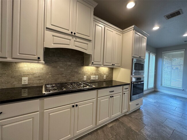 Building Photo - 143 Trophy Canyon Dr