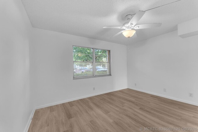 Building Photo - 3003 Portofino Isle