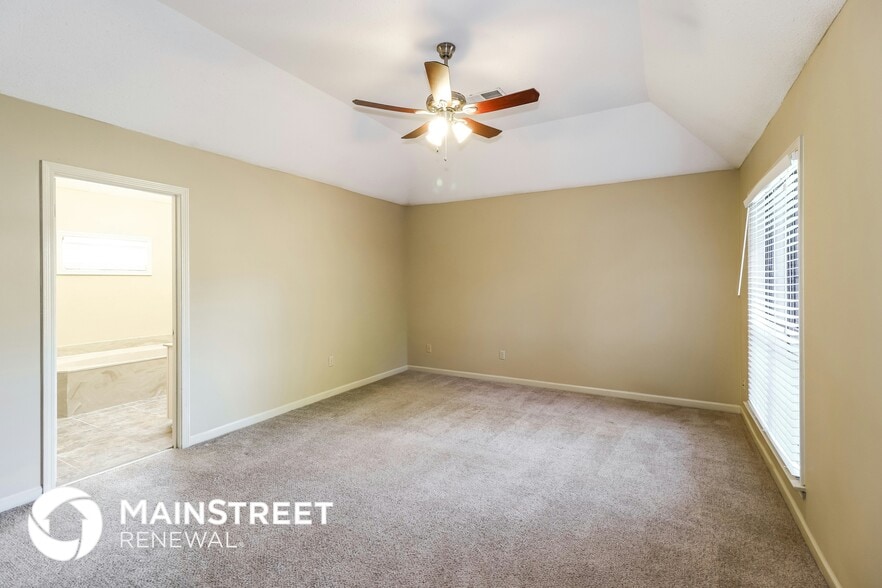 Building Photo - 1041 Trappers Cove