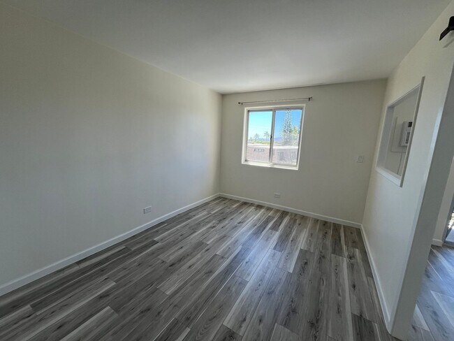 Building Photo - Pearl Ridge Gardens & Tower (Aiea) - 1 bedroom, 1 parking, swimming pool, and AC
