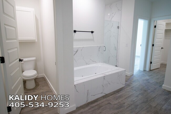 Building Photo - 2141 Kalidy Dr