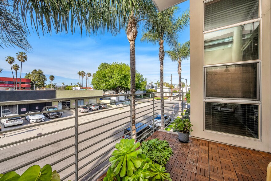 Building Photo - 13320 Beach Ave
