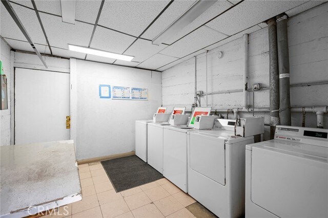 Building Photo - 131 S Jackson St