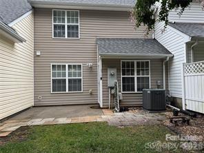 Building Photo - 8763 Robinson Forest Dr