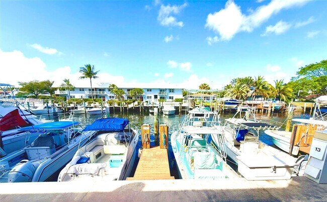 Building Photo - 2533 NE 15th St