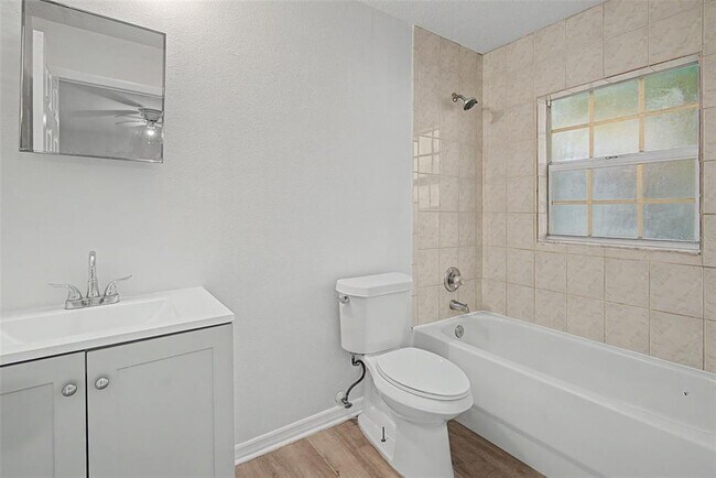 Building Photo - 3210 N 16th St