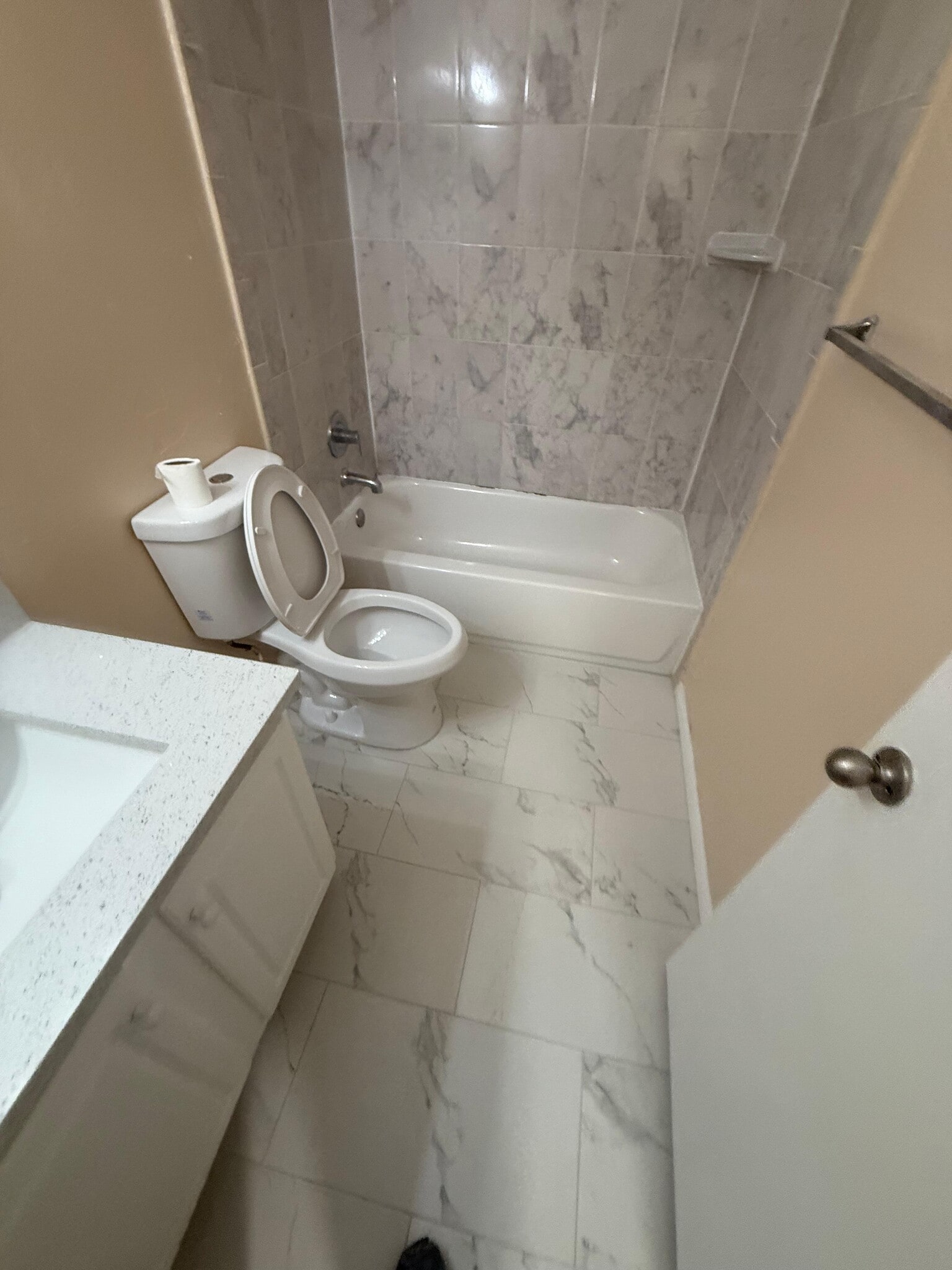 Building Photo - 7015 Waterside Dr