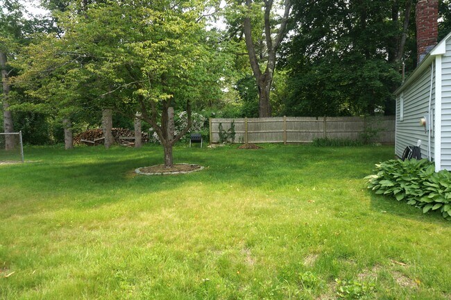 Building Photo - 301 Concord Rd