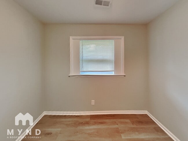 Building Photo - 5119 Snow White Ln