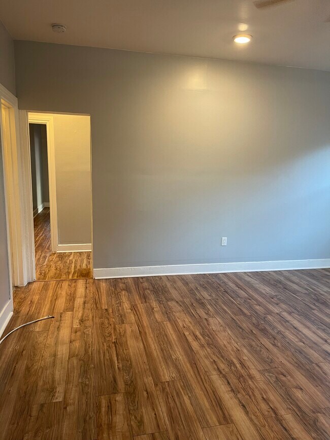 Building Photo - 1155 E 15th St