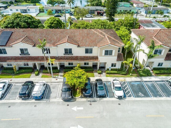 Building Photo - 2820 NW 180th St