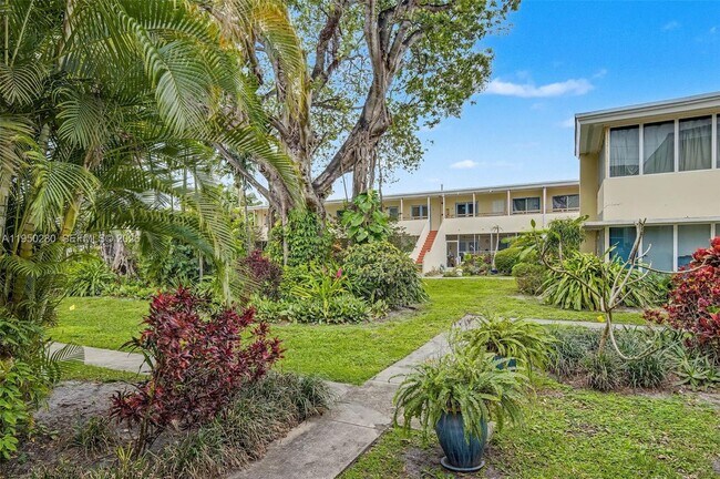 Building Photo - 9160 NE 8th Ave