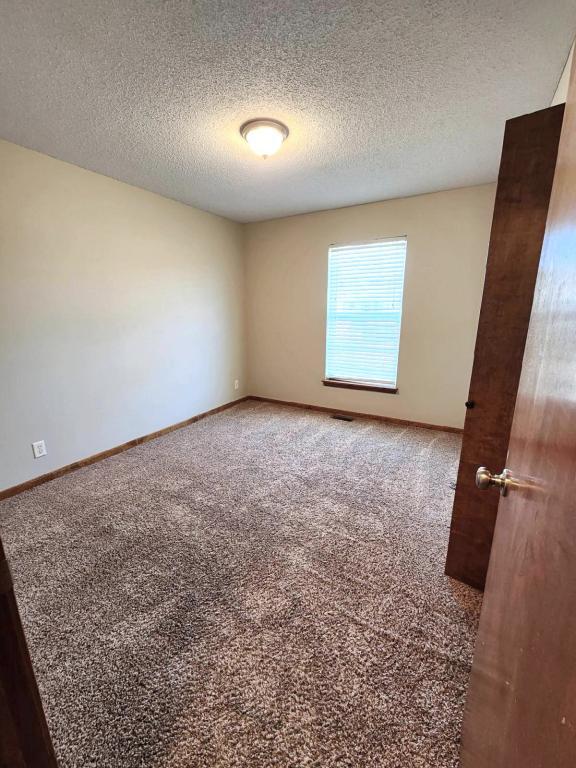 Building Photo - 211 E 22nd St