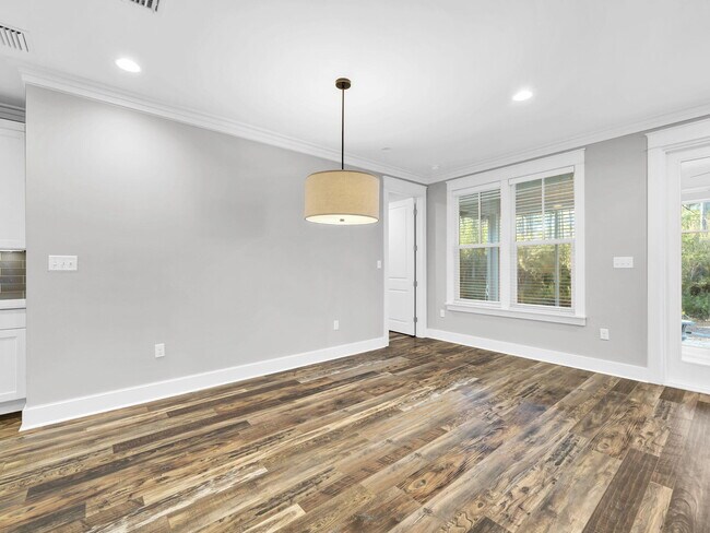 Building Photo - 741 Breakers Street