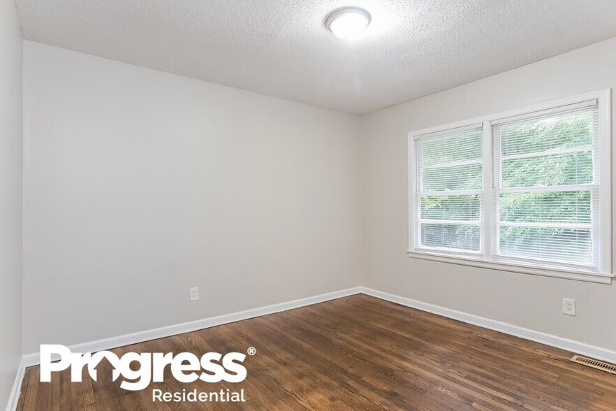 Building Photo - 812 Nelson Dr