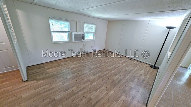 Building Photo - 5413 Greenville Hwy