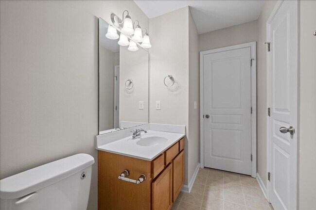 Building Photo - Well Maintained Three Bedroom Home!