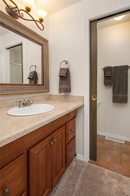 Master bathroom - 9903 NE 124th St