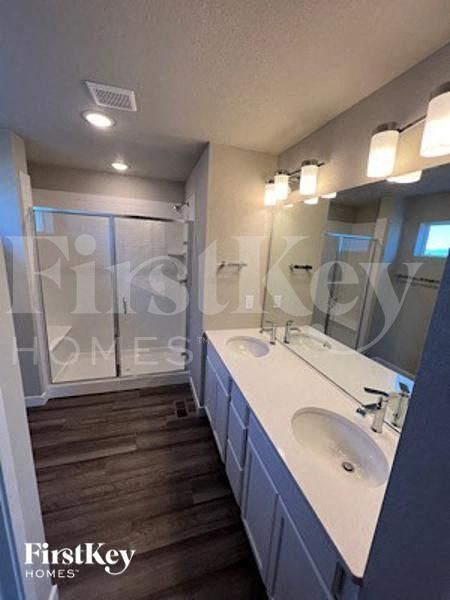 Building Photo - 10045 Luneth Dr