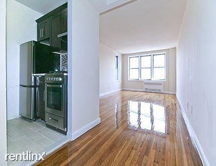 Primary Photo - 8134 Baxter Ave