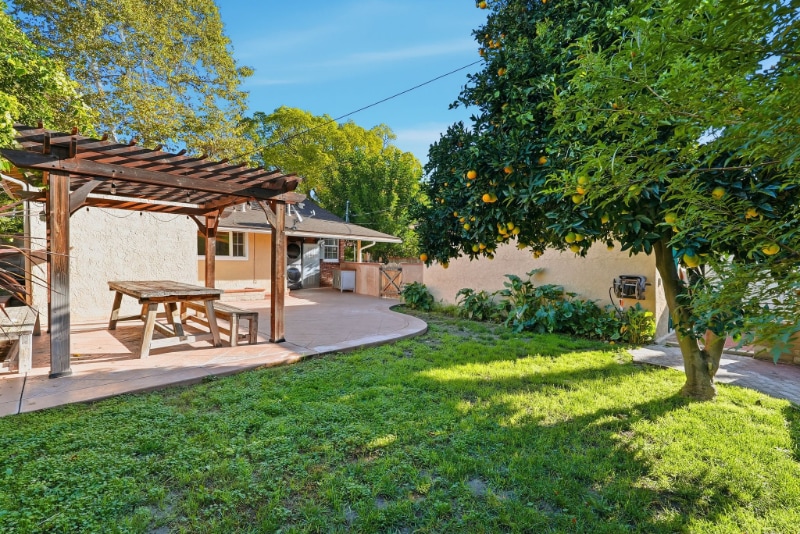 Building Photo - 1808 N Edison Blvd