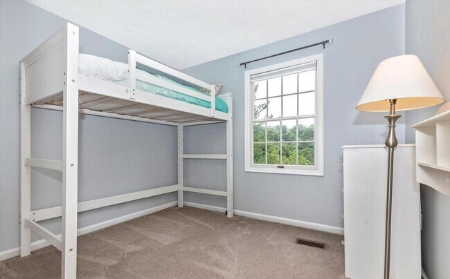 Building Photo - Beautifully maintained townhouse in New Market available before the new school year!