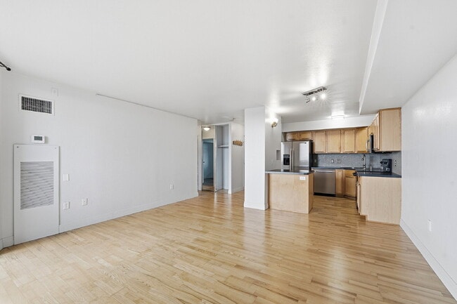 Building Photo - $1,545.95 with Free the first month's rent, 1 Bed - 1 Bath, Condo in Denver with Washer and Dryer!