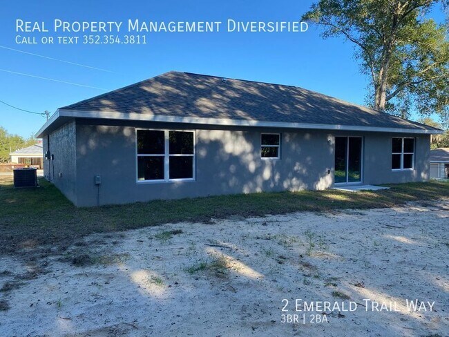 Building Photo - 2 Emerald Trail