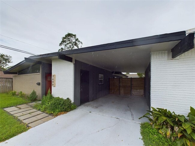 Building Photo - 7609 Amelia Rd