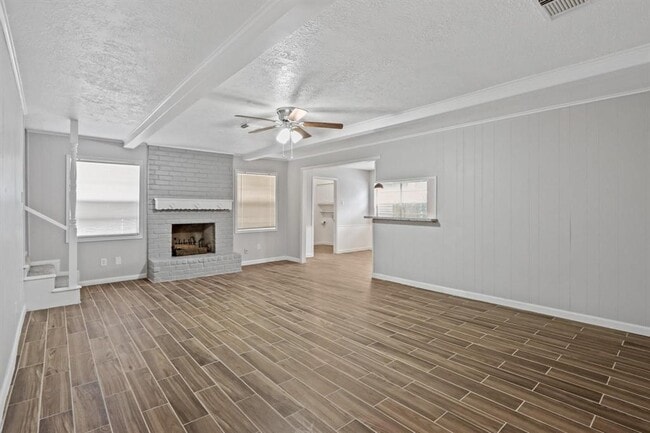 Building Photo - 626 Rosewood Dr
