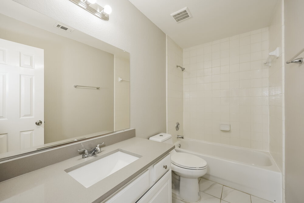 Building Photo - 5344 Elmdale Dr