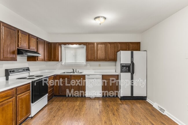 Building Photo - 2025 Langhorne Dr