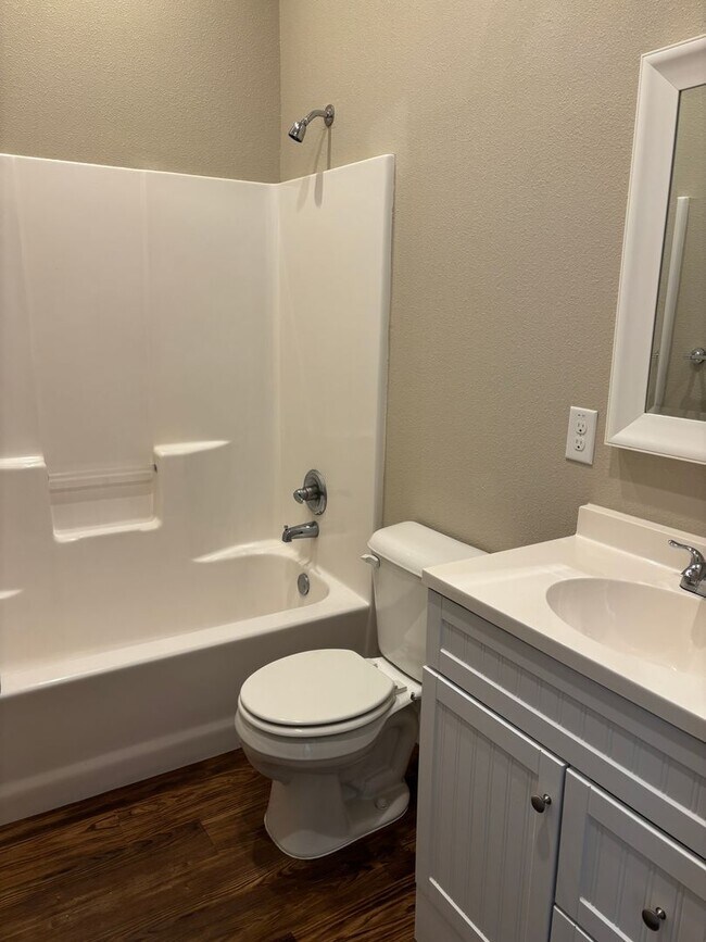 Building Photo - 2/2 Townhomes in Great Sherman Location! FREE MONTH Plus Three Discounted Months!