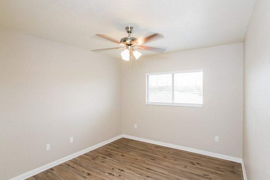 Building Photo - 13422 Solar Crest