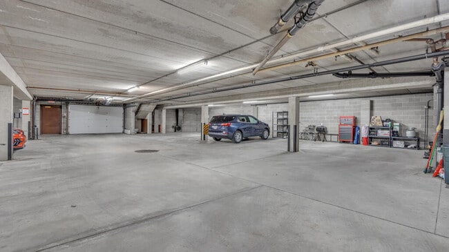 Building Photo - 615 Michigan Ave