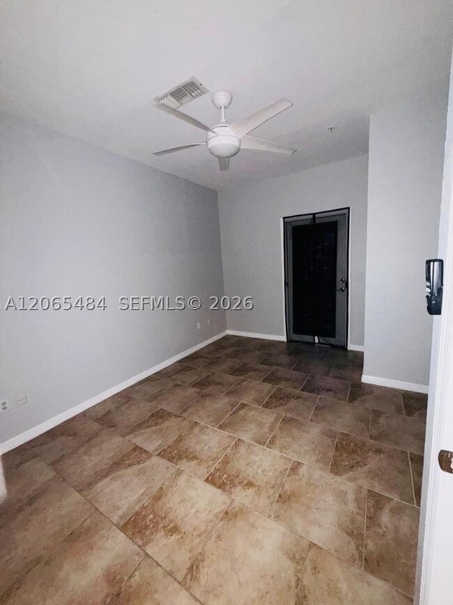 Building Photo - 860 Orange 258