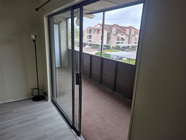 Building Photo - 3025 Walnut Bend Ln