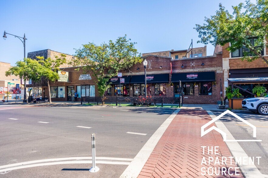 Building Photo - 1553 W Hollywood Ave