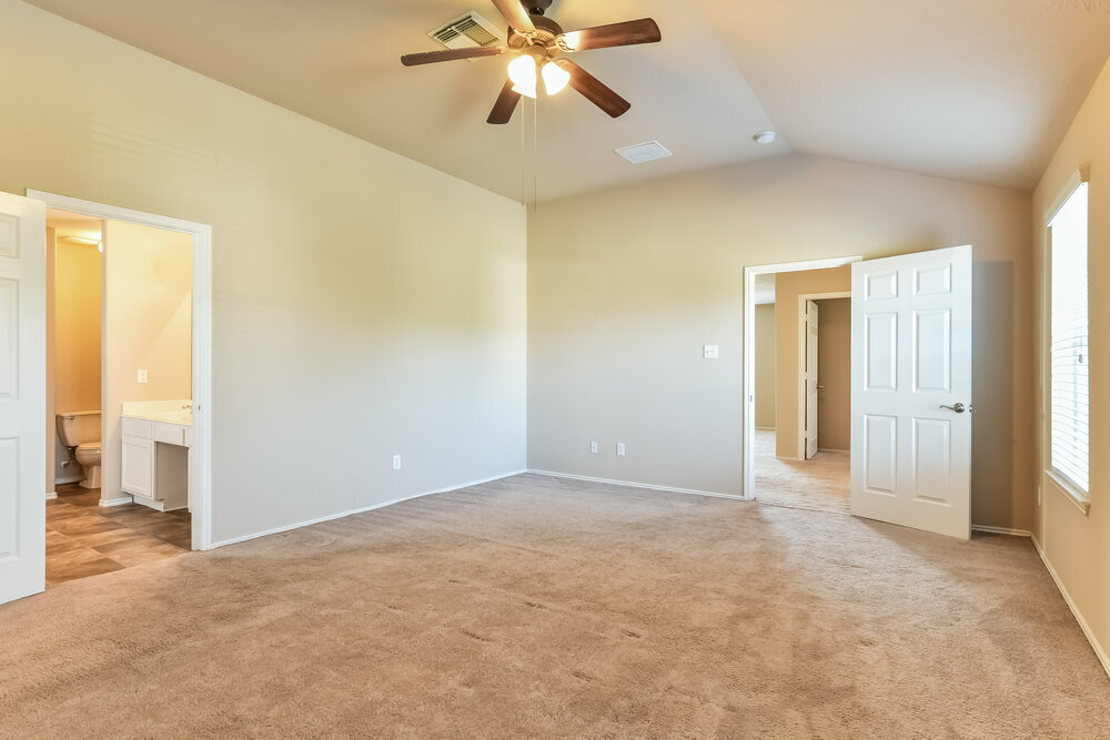 Building Photo - 2527 Floral Bloom Way