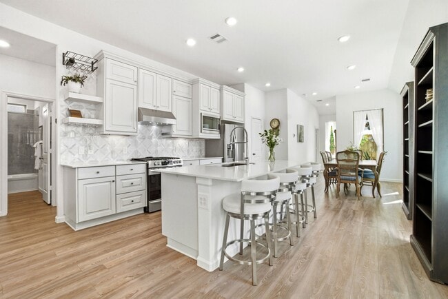 Building Photo - 1409 Northwood Blf Ln