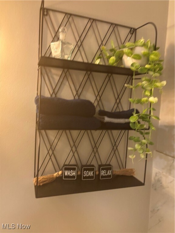 Building Photo - 12520 Edgewater Dr